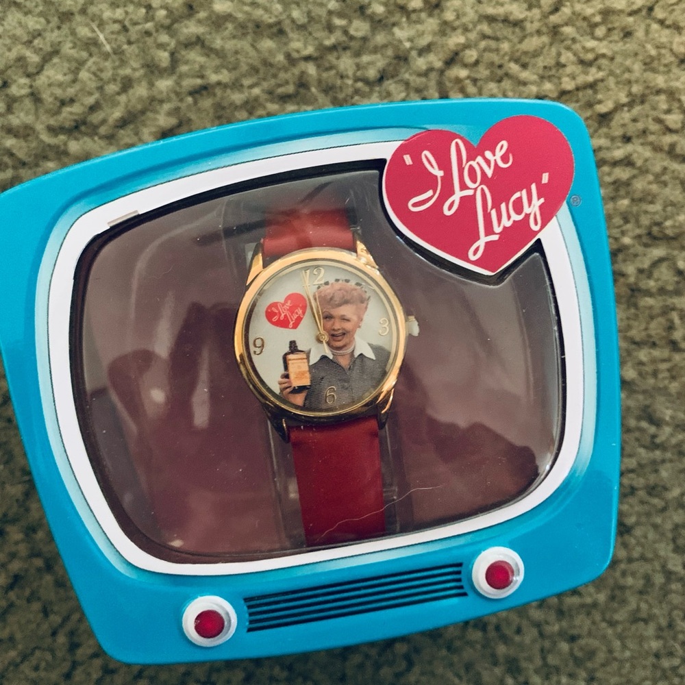 Avon I love Lucy 2007 watch in metal tv case Lucille ball $10.50